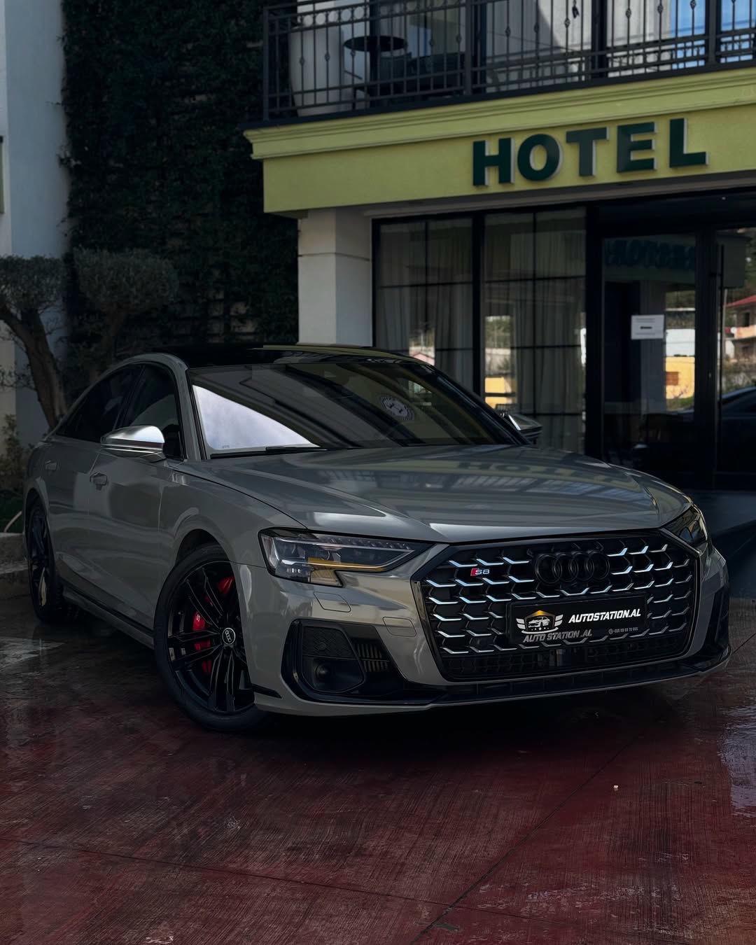 Audi S8