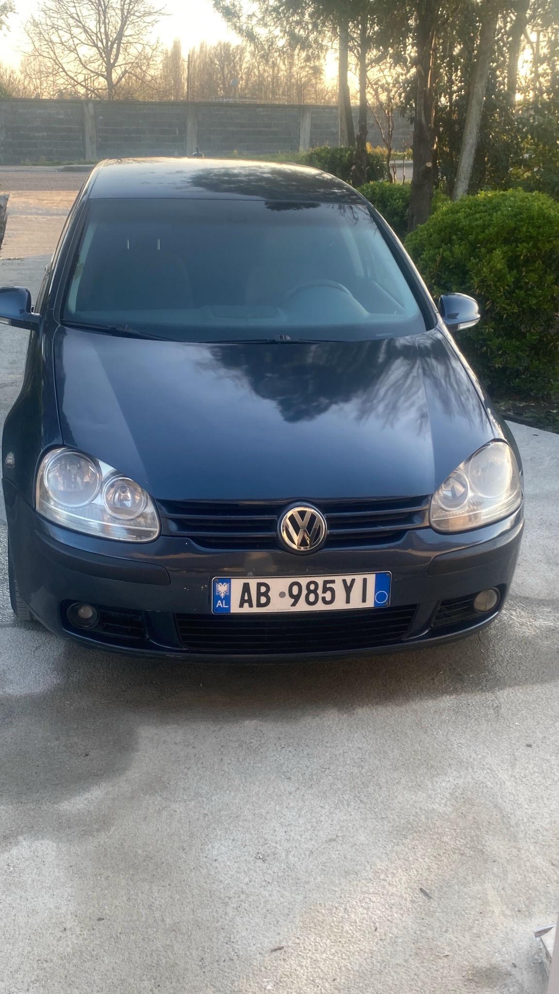 VOLKSWAGEN Golf