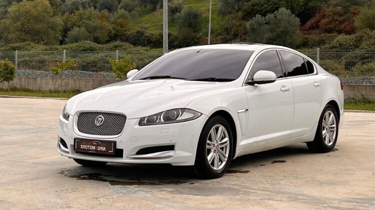 Jaguar XF 2013 - foto 1
