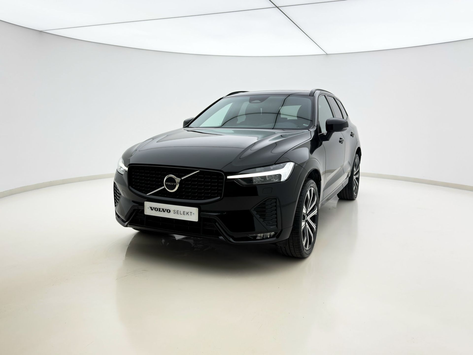 Volvo XC60 2022 - foto 1