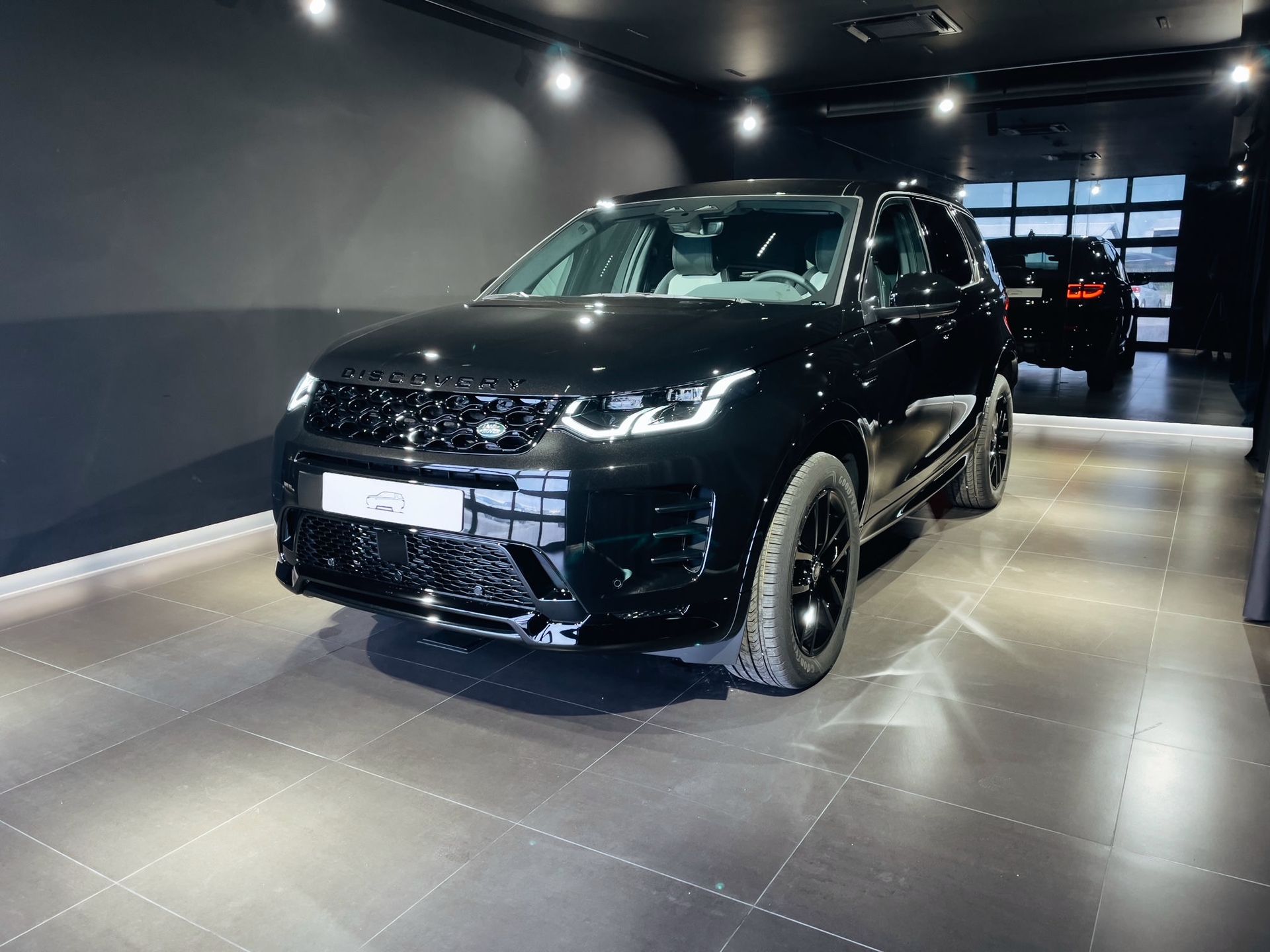 Land Rover Discovery 2024 - foto 1