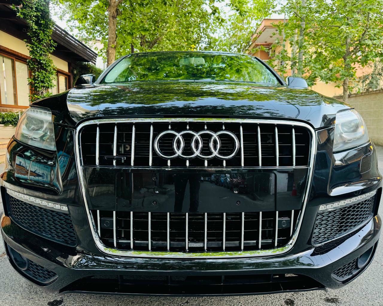 Audi Q7 2010 - foto 1