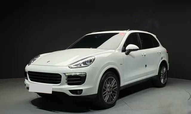 Porsche Cayenne 2017 - foto 1