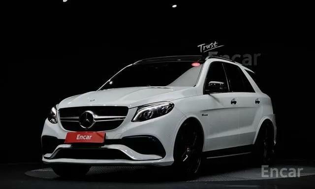 Mercedes-Benz GLE 2016 - foto 1
