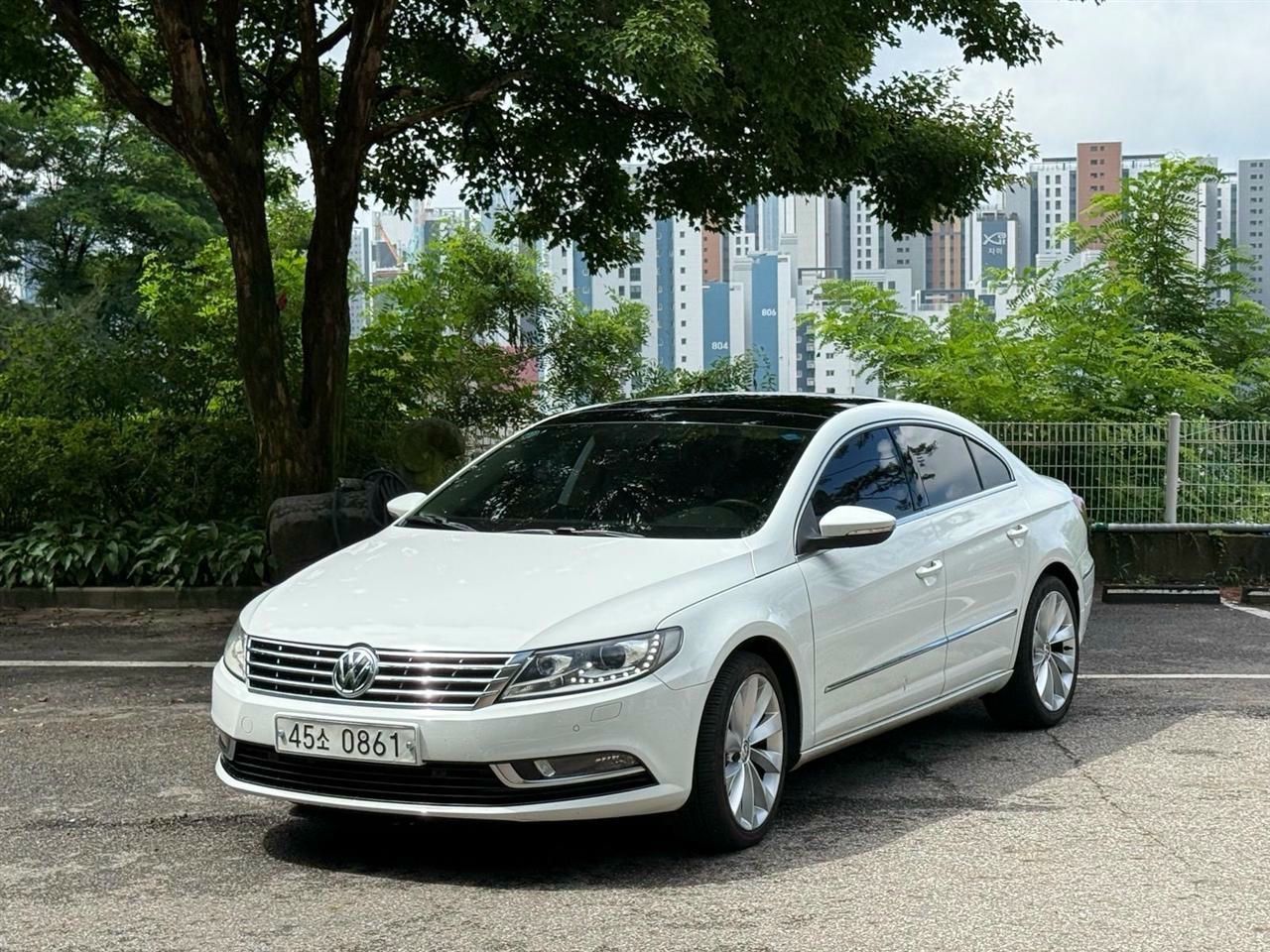 Volkswagen Passat 2016 - foto 1