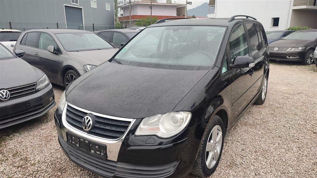 Volkswagen Touran 2008 - foto 1
