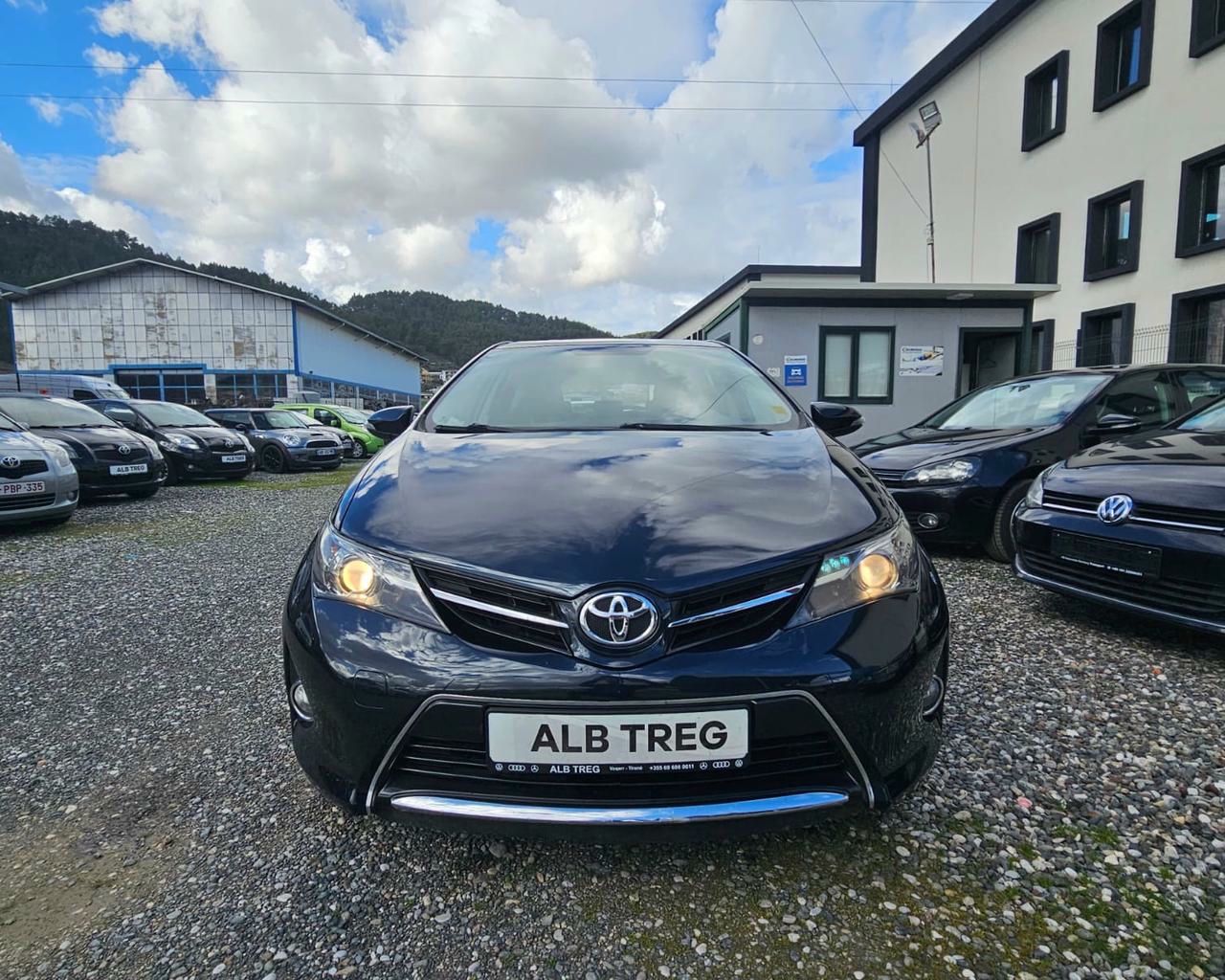 Toyota Auris 2013 - foto 1