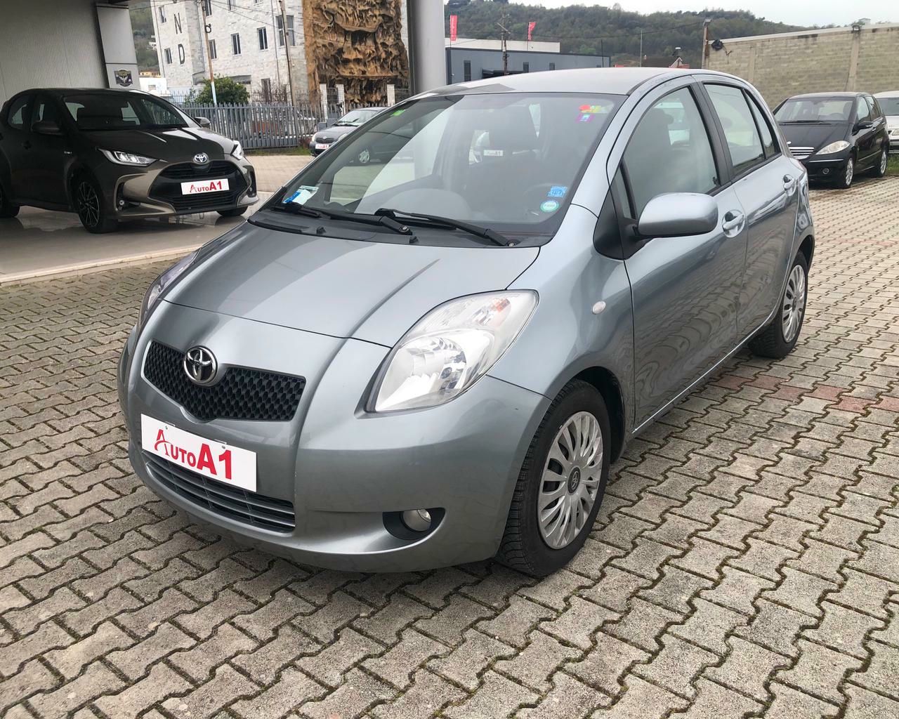 Toyota Yaris 2008 - foto 1