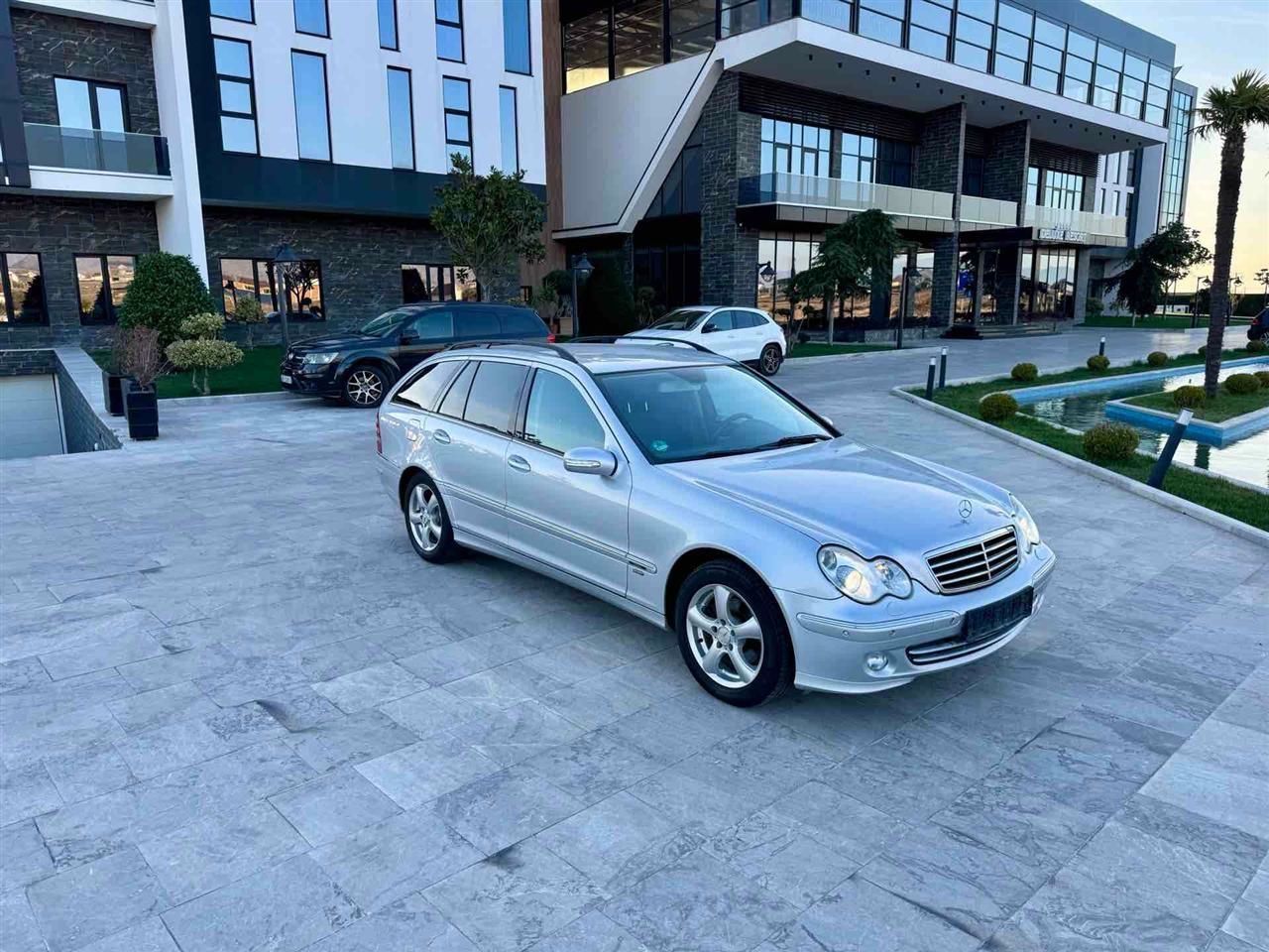 Mercedes-Benz C-Class 2006 - foto 1