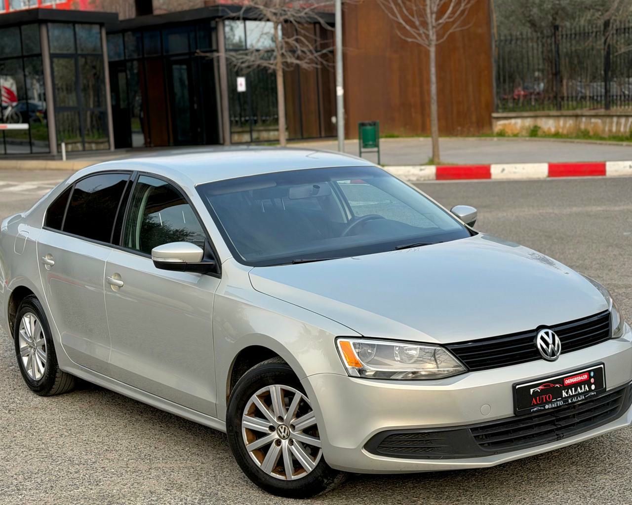Volkswagen Jetta 2012 - foto 1