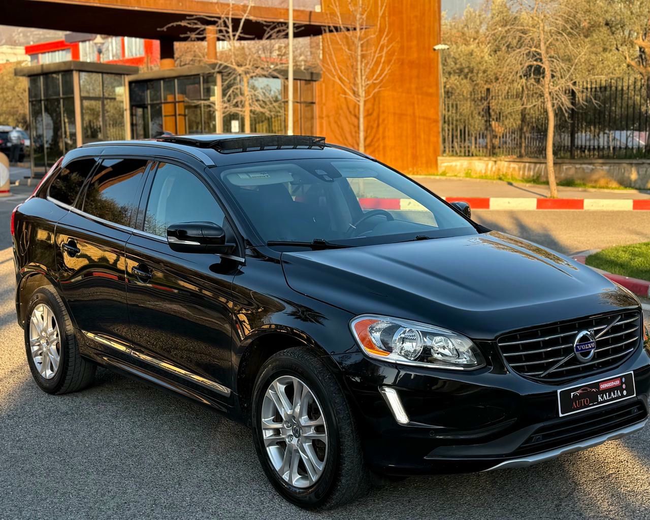 Volvo XC60 2015 - foto 1