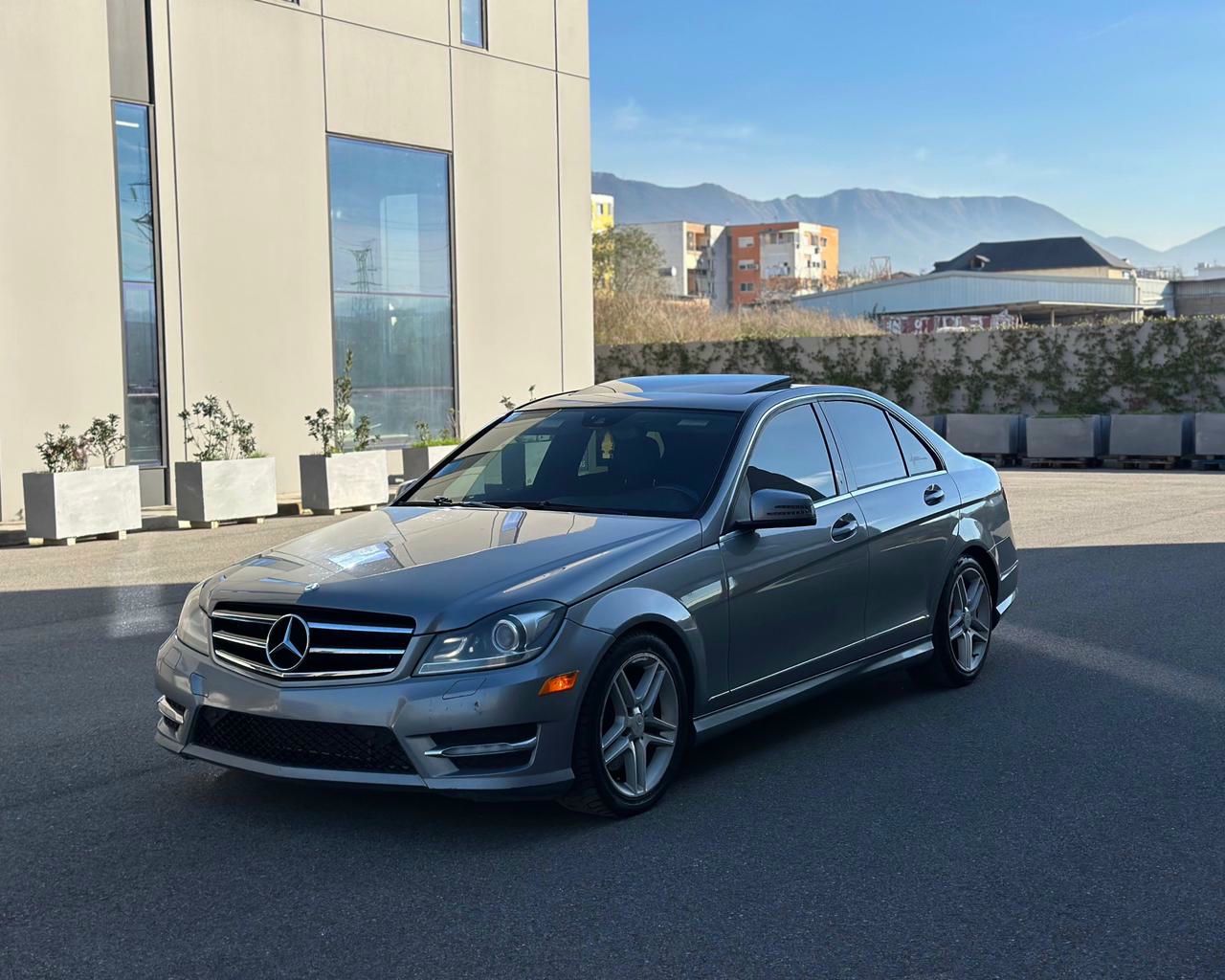 Mercedes-Benz C-Class 2012 - foto 1