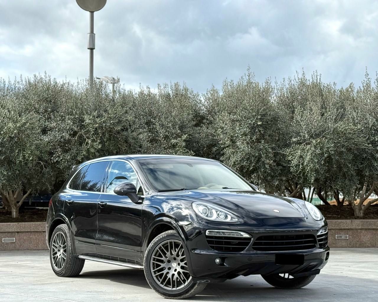 Porsche Cayenne 2013 - foto 1