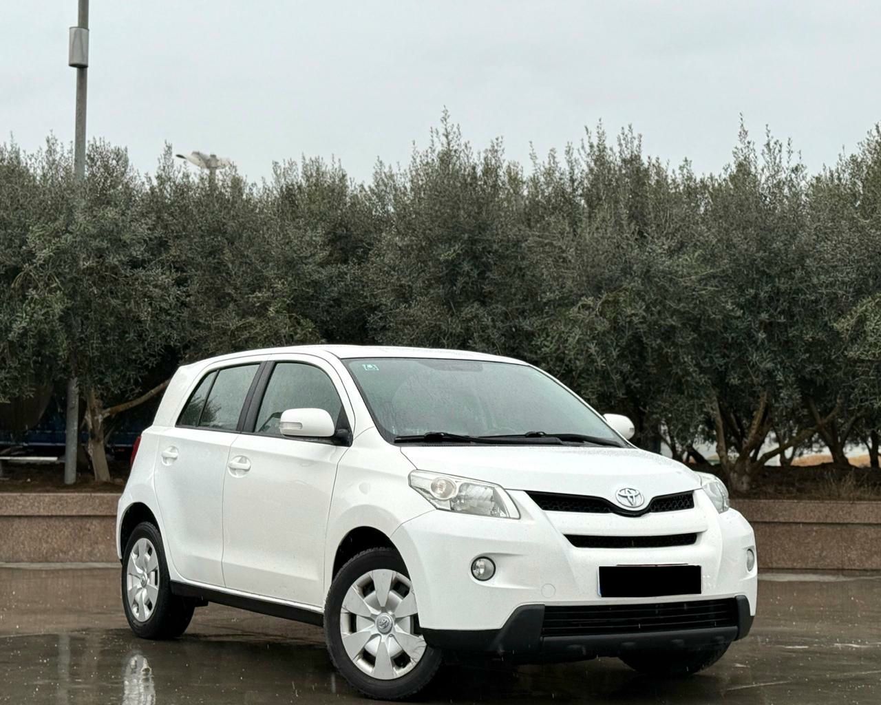 Toyota Urban 2013 - foto 1