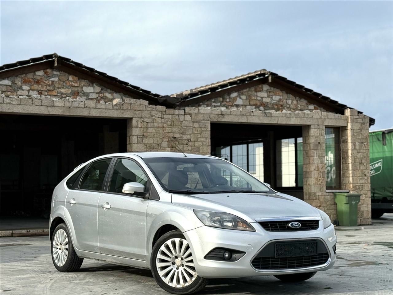 Ford Focus 2010 - foto 1