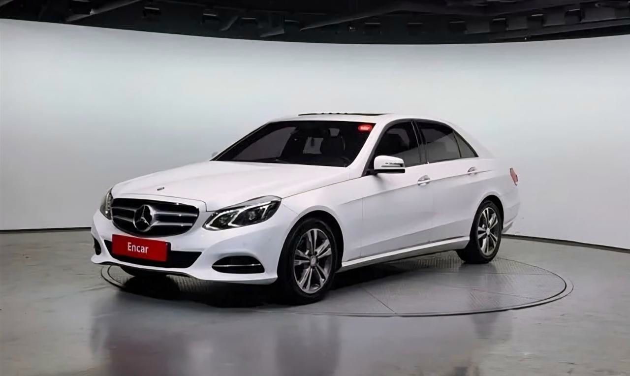 Mercedes-Benz E-Class 2013 - foto 1
