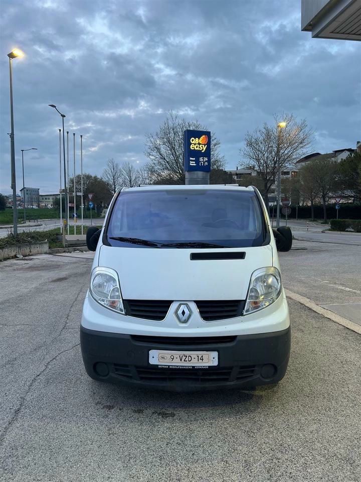 Renault Trafic 2012 - foto 1