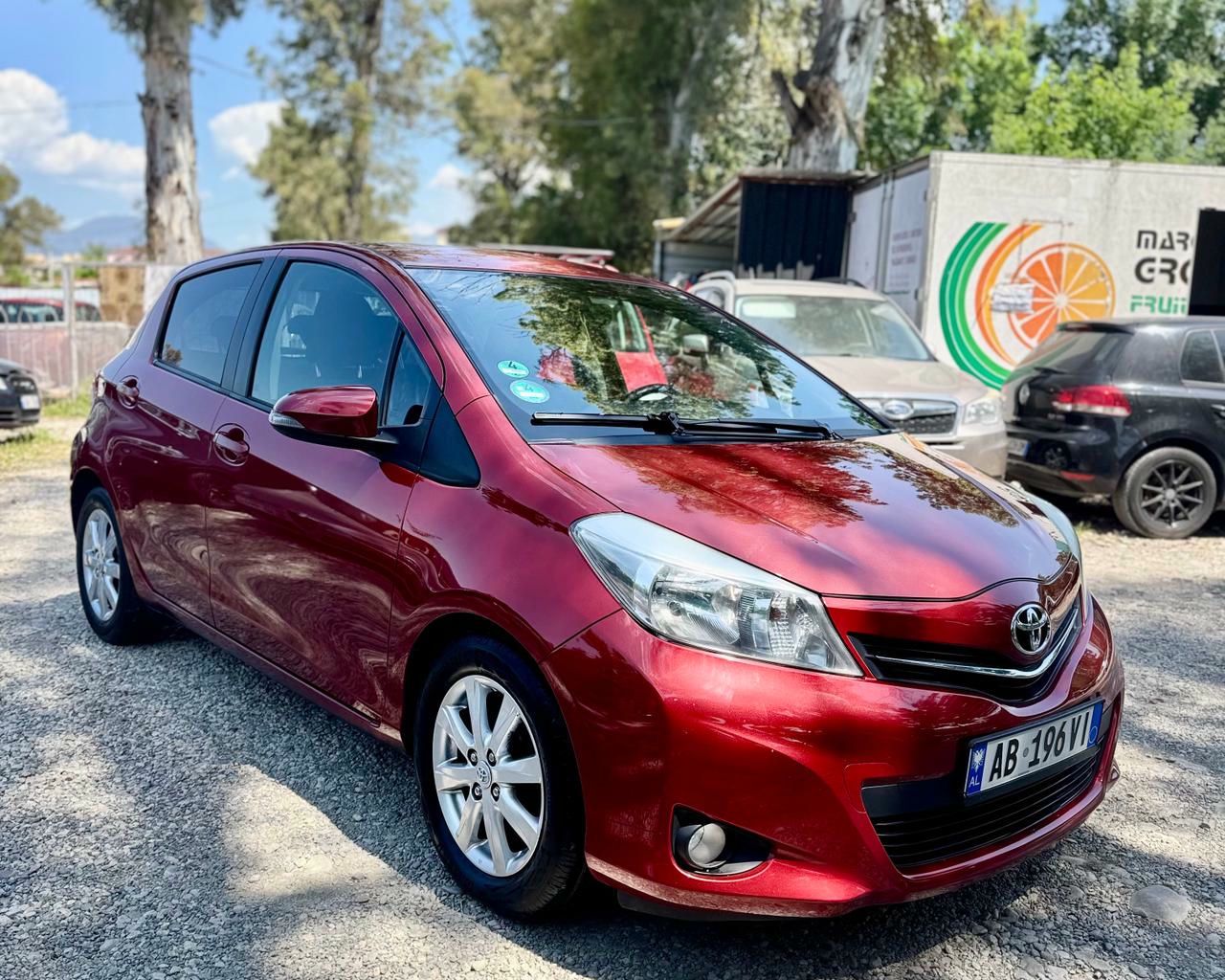 Toyota Yaris 2012 - foto 1