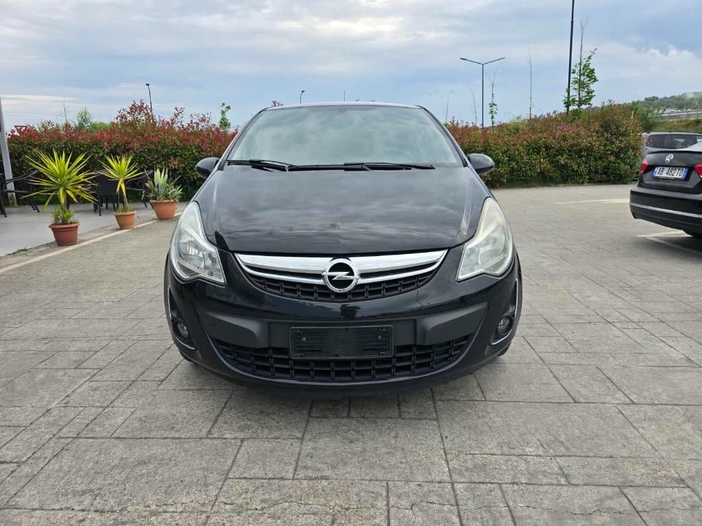 Opel Corsa 2013 - foto 1