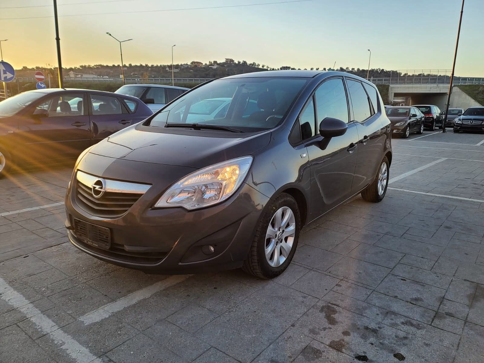 Opel Meriva 2011 - foto 1