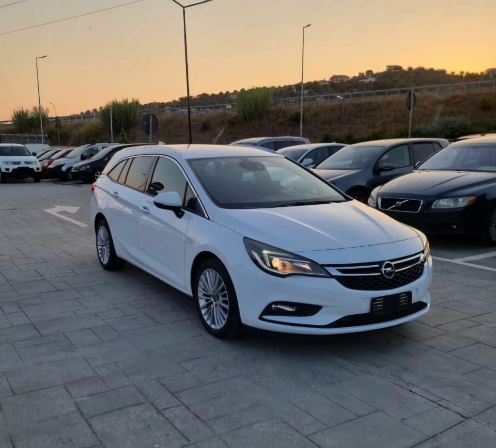Opel Astra 2017 - foto 1