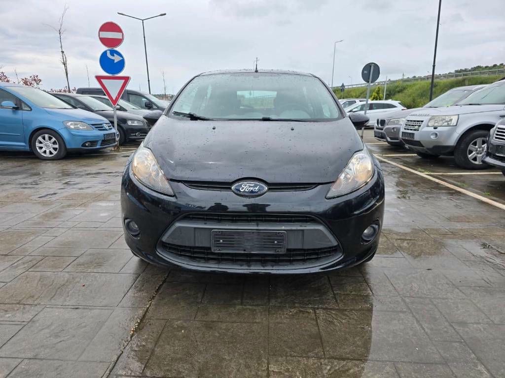 Ford Fiesta 2011 - foto 1