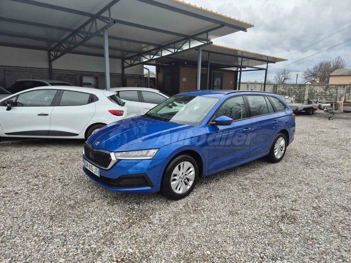 Skoda Octavia 2023 - foto 1