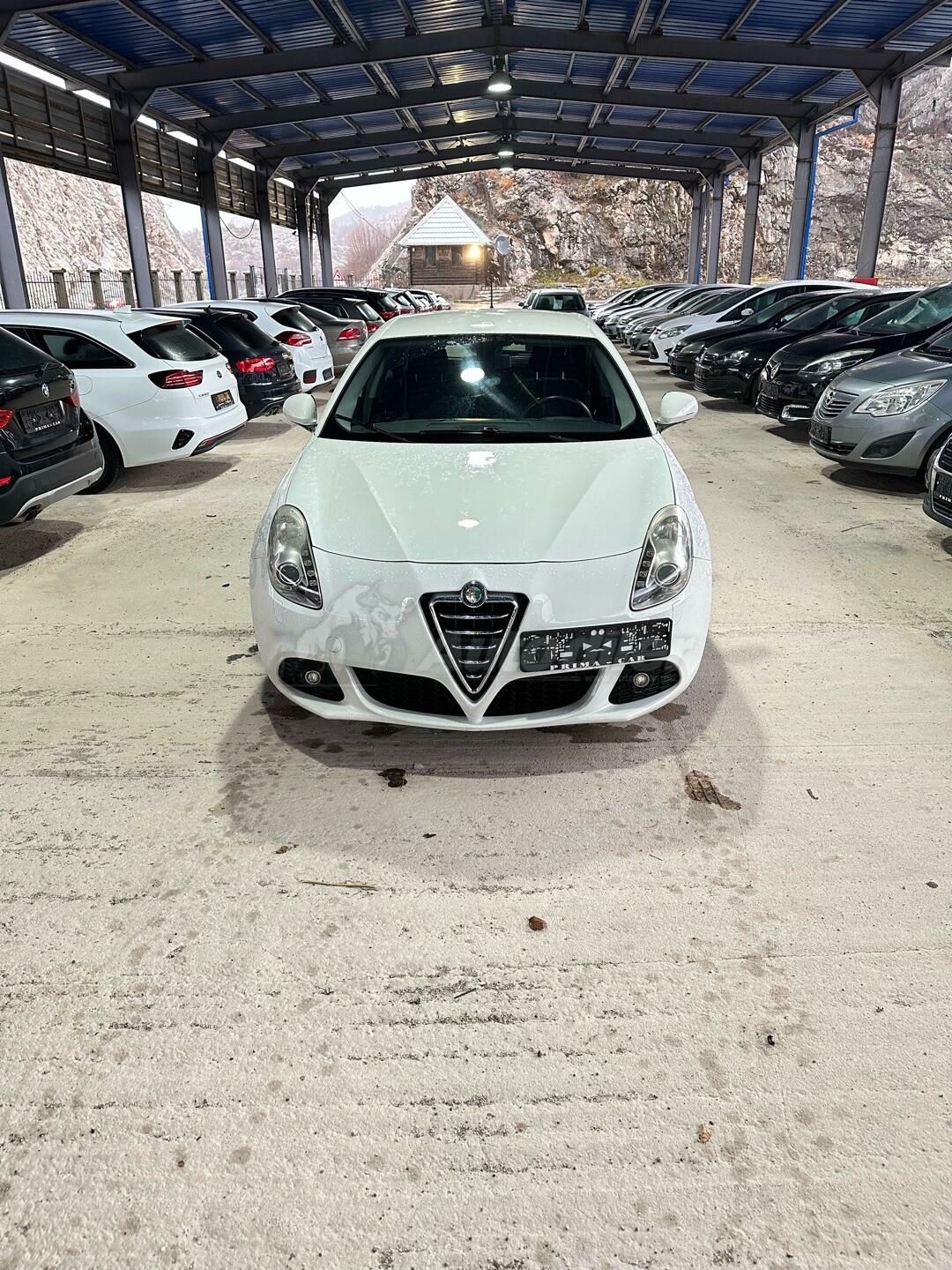 Alfa Romeo Giulietta 2012 - foto 1