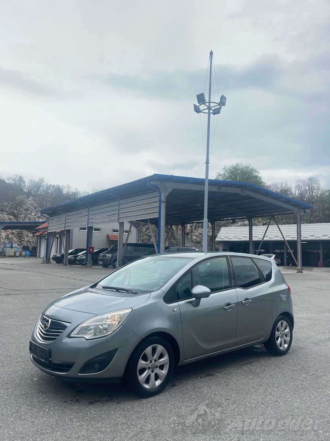 Opel Meriva 2012 - foto 1