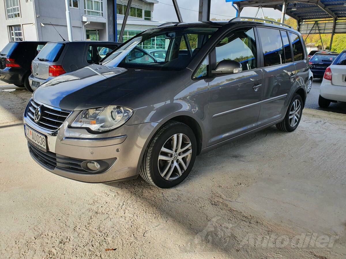 Volkswagen Touran 2009 - foto 1