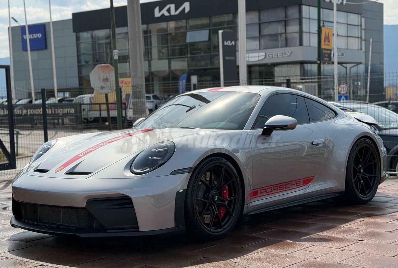 Porsche 911 2025 - foto 1