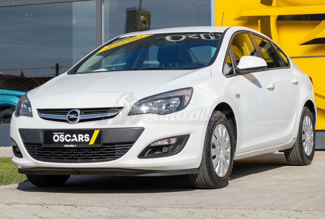 Opel Astra 2018 - foto 1