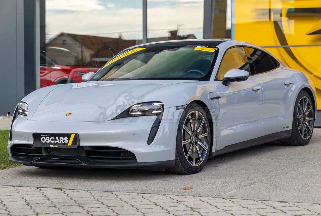 Porsche Taycan 2022 - foto 1