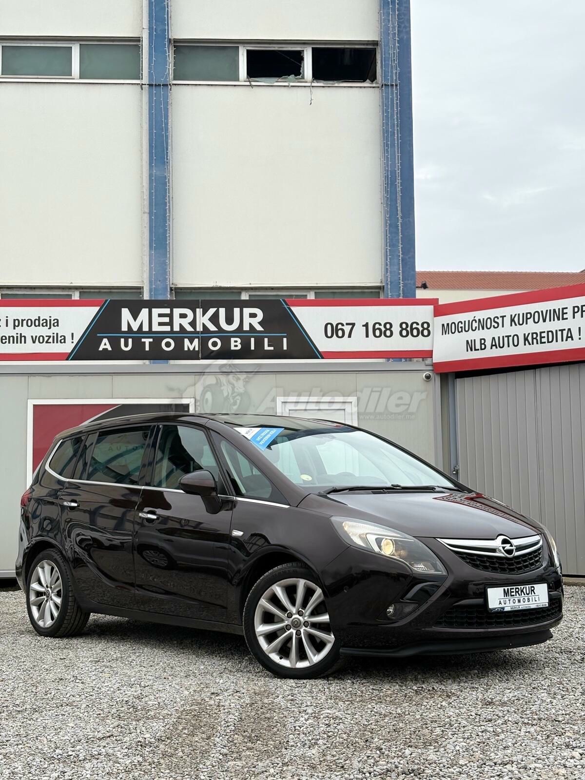Opel Zafira 2011 - foto 1