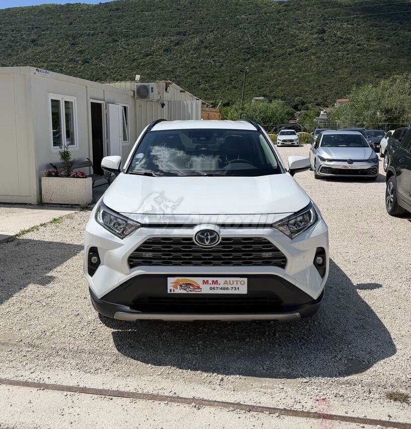 Toyota RAV4 2022 - foto 1