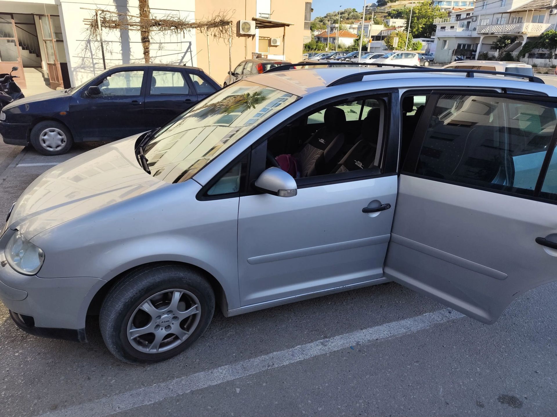Volkswagen Touran 2005 - photo 1