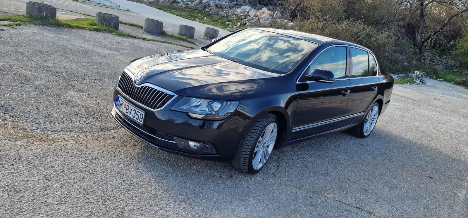 Skoda Superb 2014 - foto 1