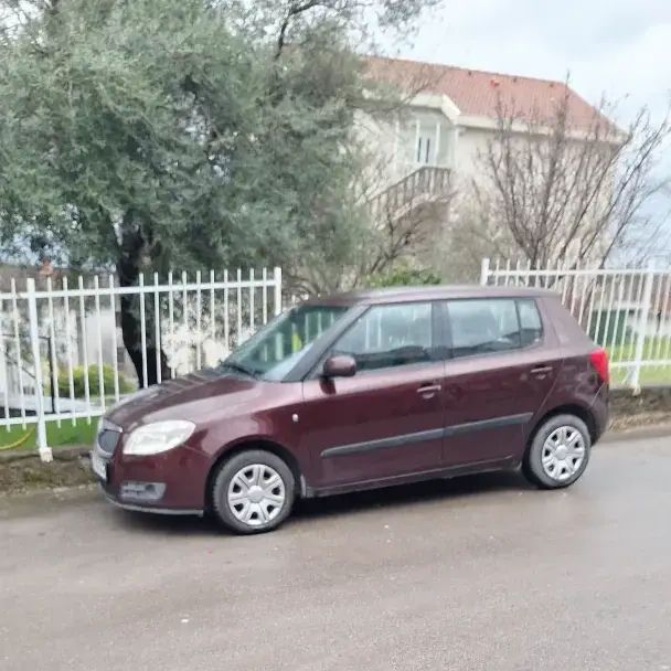 Skoda Fabia 2010 - foto 1
