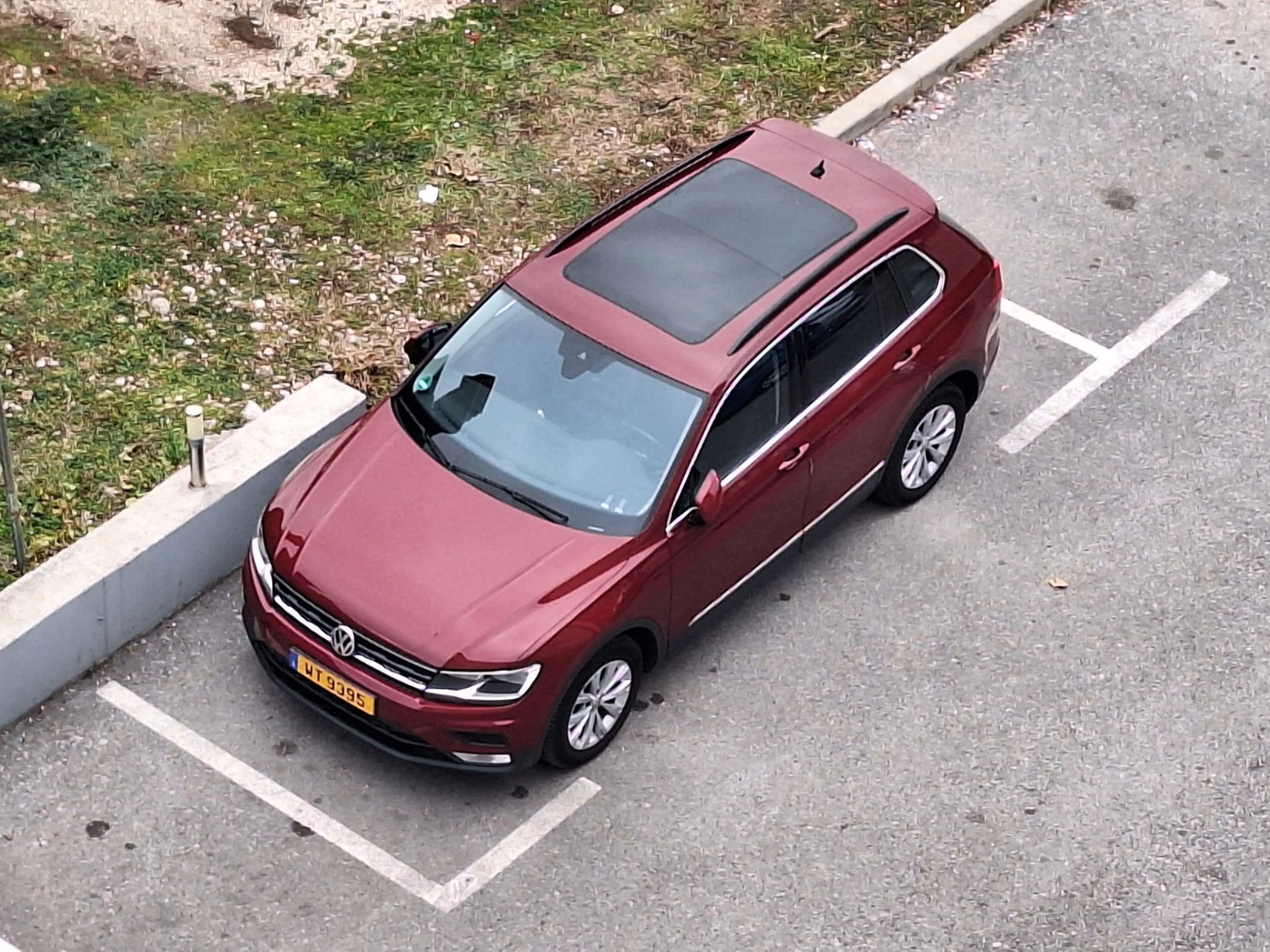 Volkswagen Tiguan 2016 - foto 1