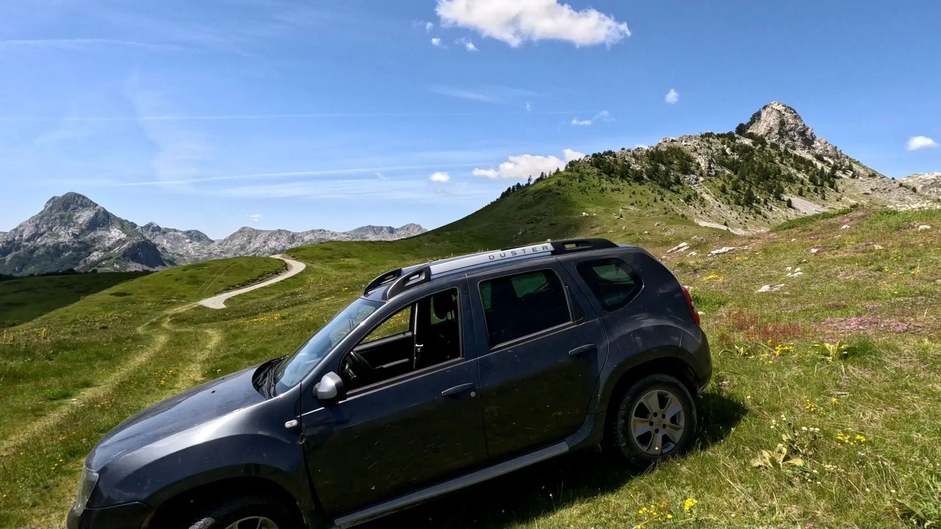 Dacia Duster 2014 - foto 1