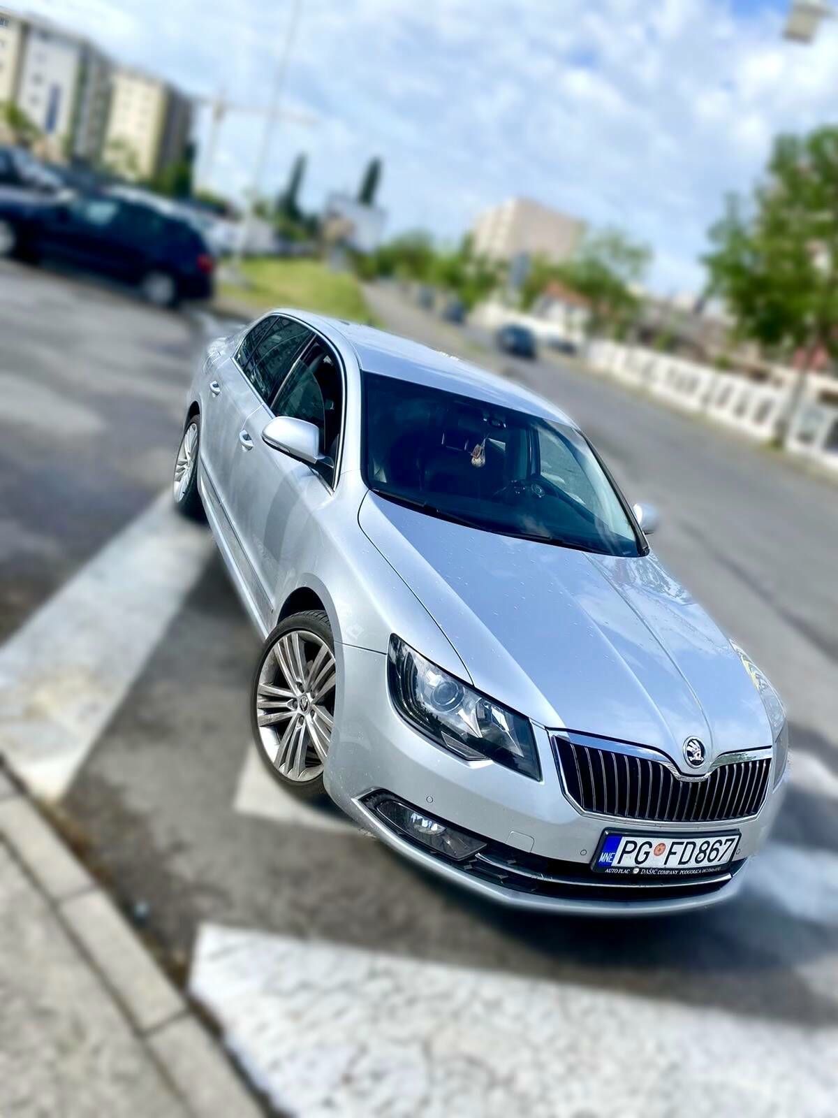 Skoda Superb 2014 - foto 1