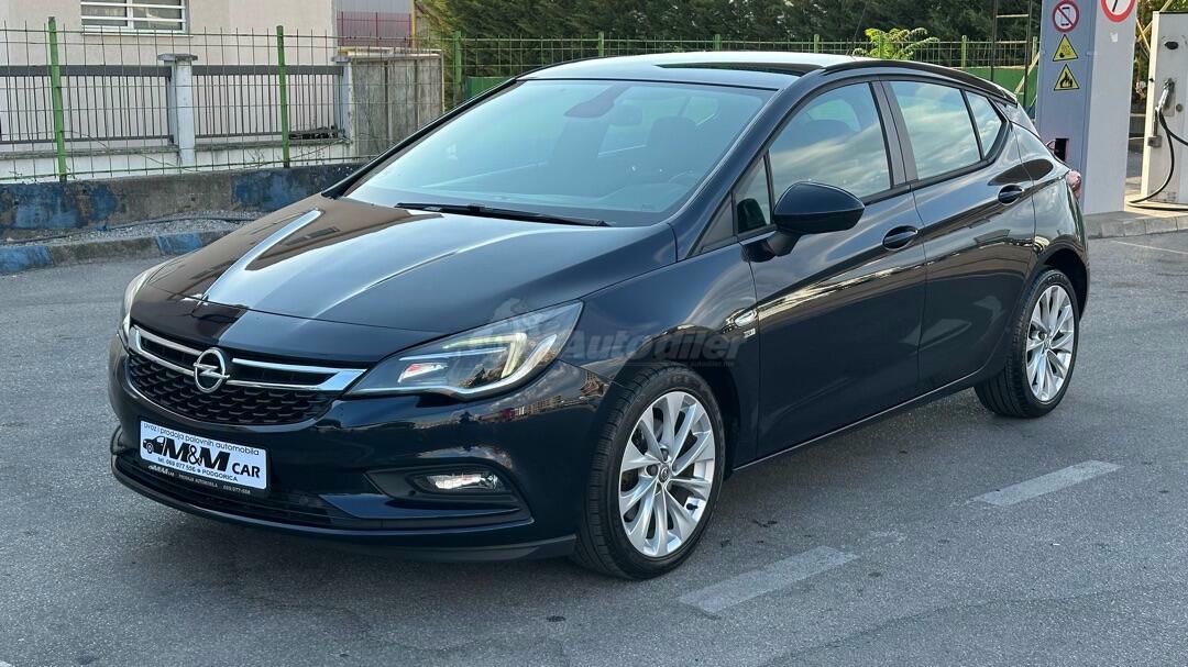 Opel Astra 2019 - foto 1