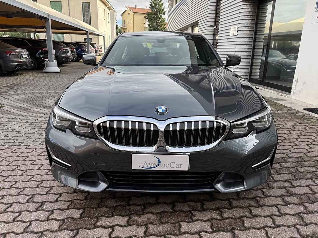 BMW 335 2022 - foto 1