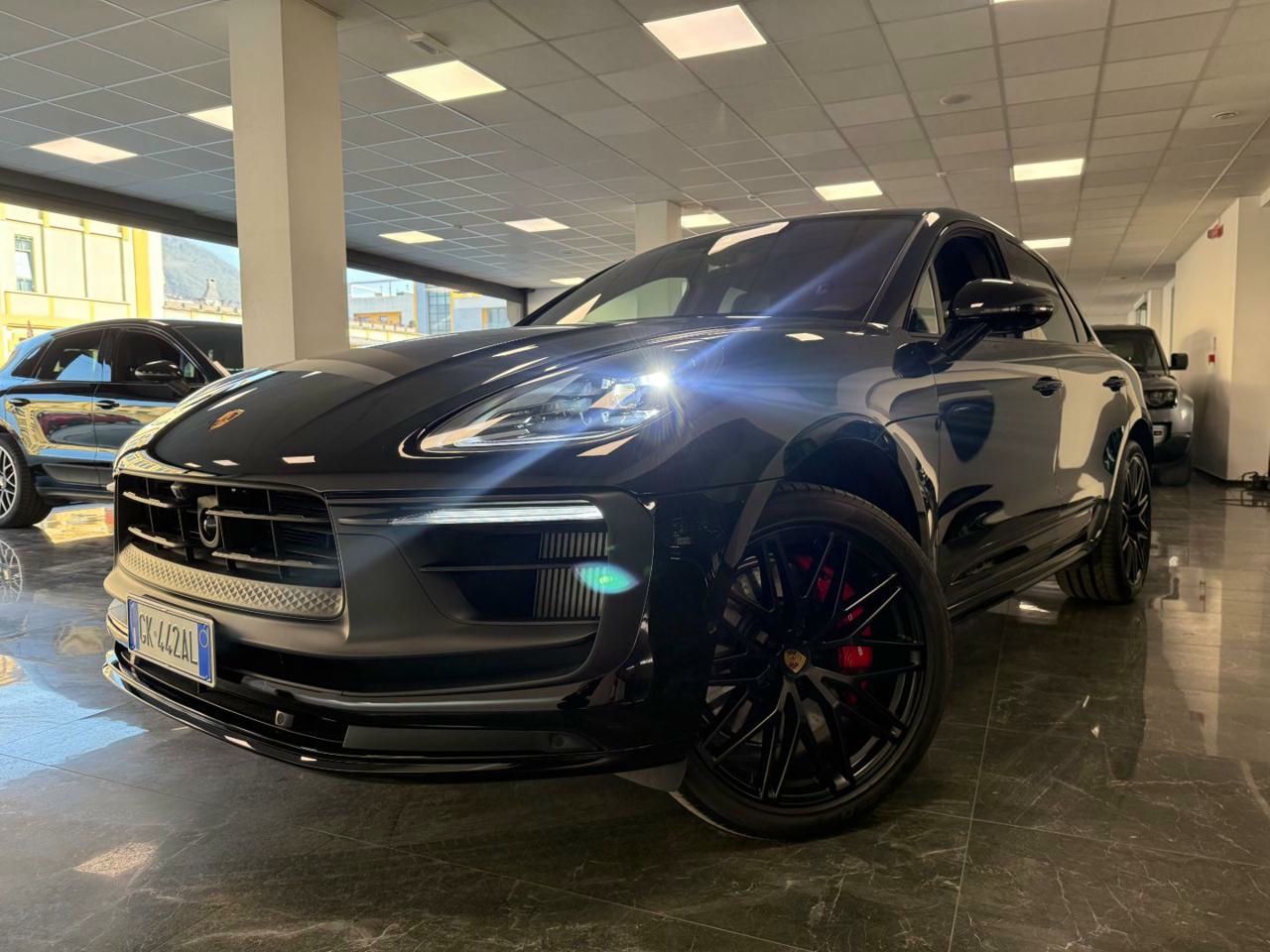 Porsche Macan 2022 - foto 1