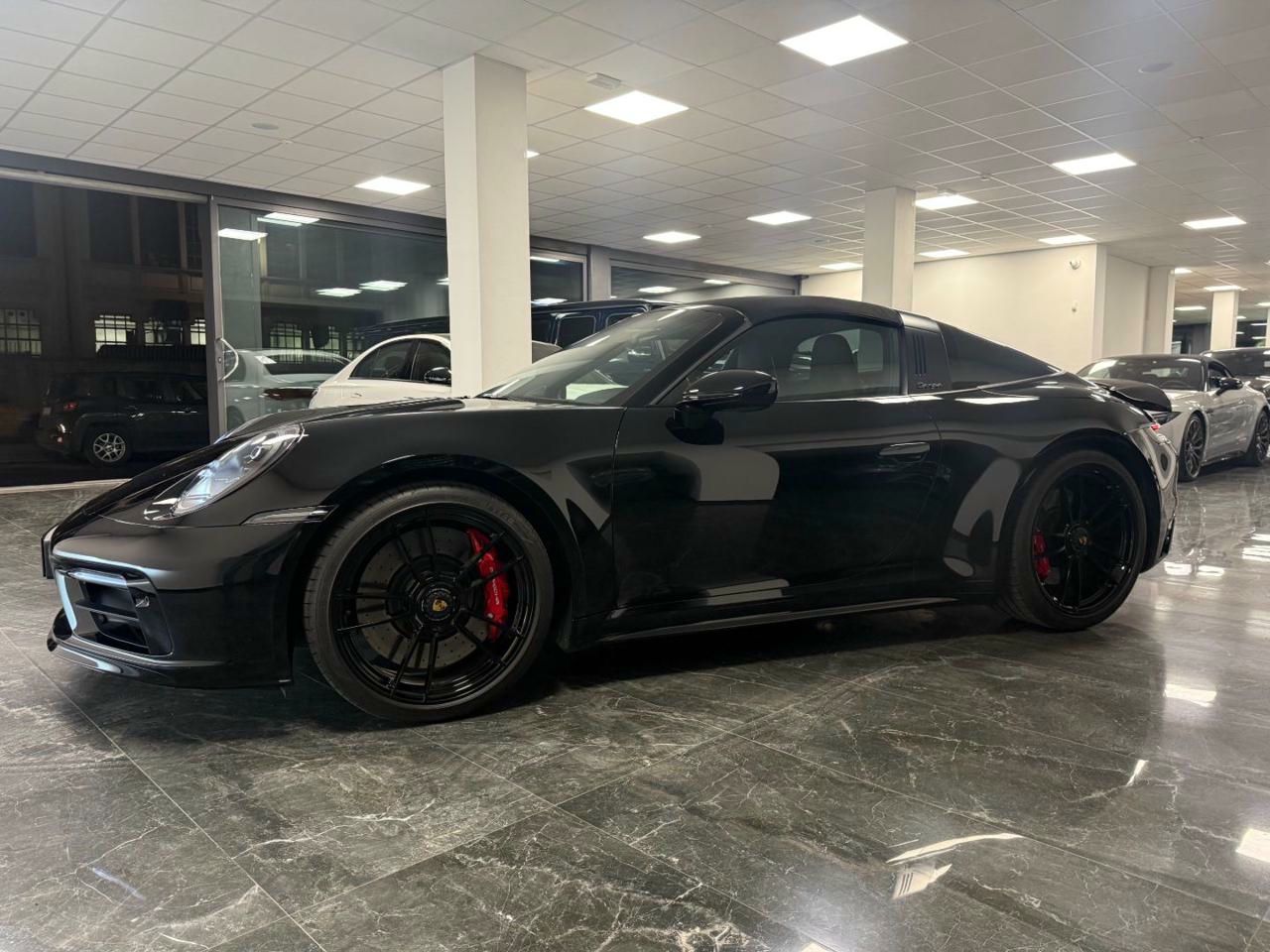 Porsche 911 2023 - foto 1
