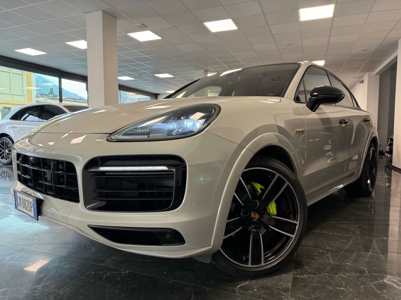 Porsche Cayenne 2023 - foto 1