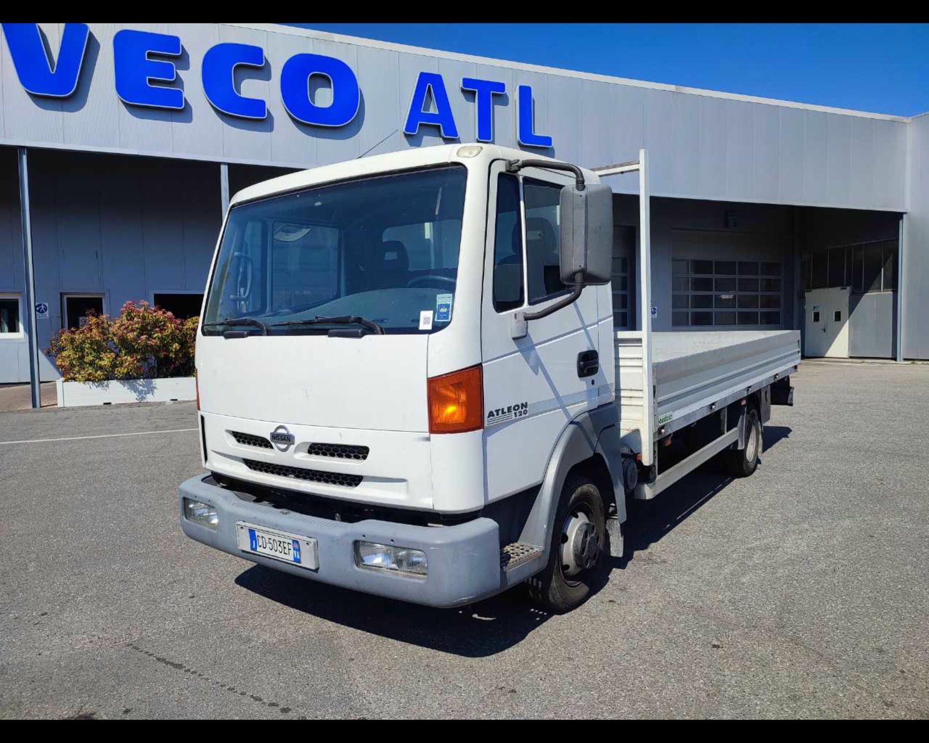 Nissan ATLEON 2002 - foto 1