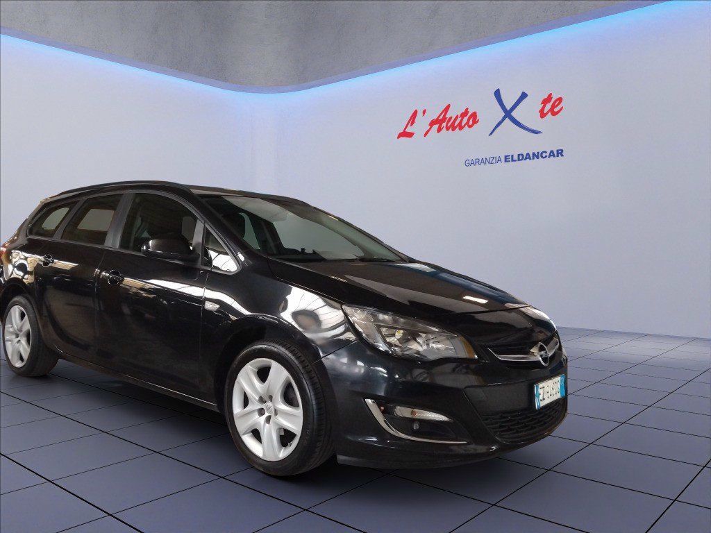 Opel Astra 2015 - foto 1