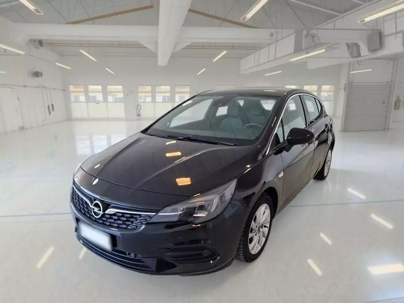 Opel Astra 2021 - foto 1