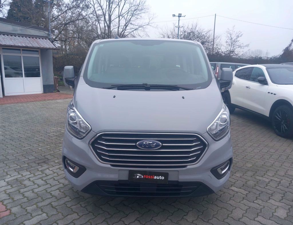 Ford Tourneo Custom 2023 - foto 1